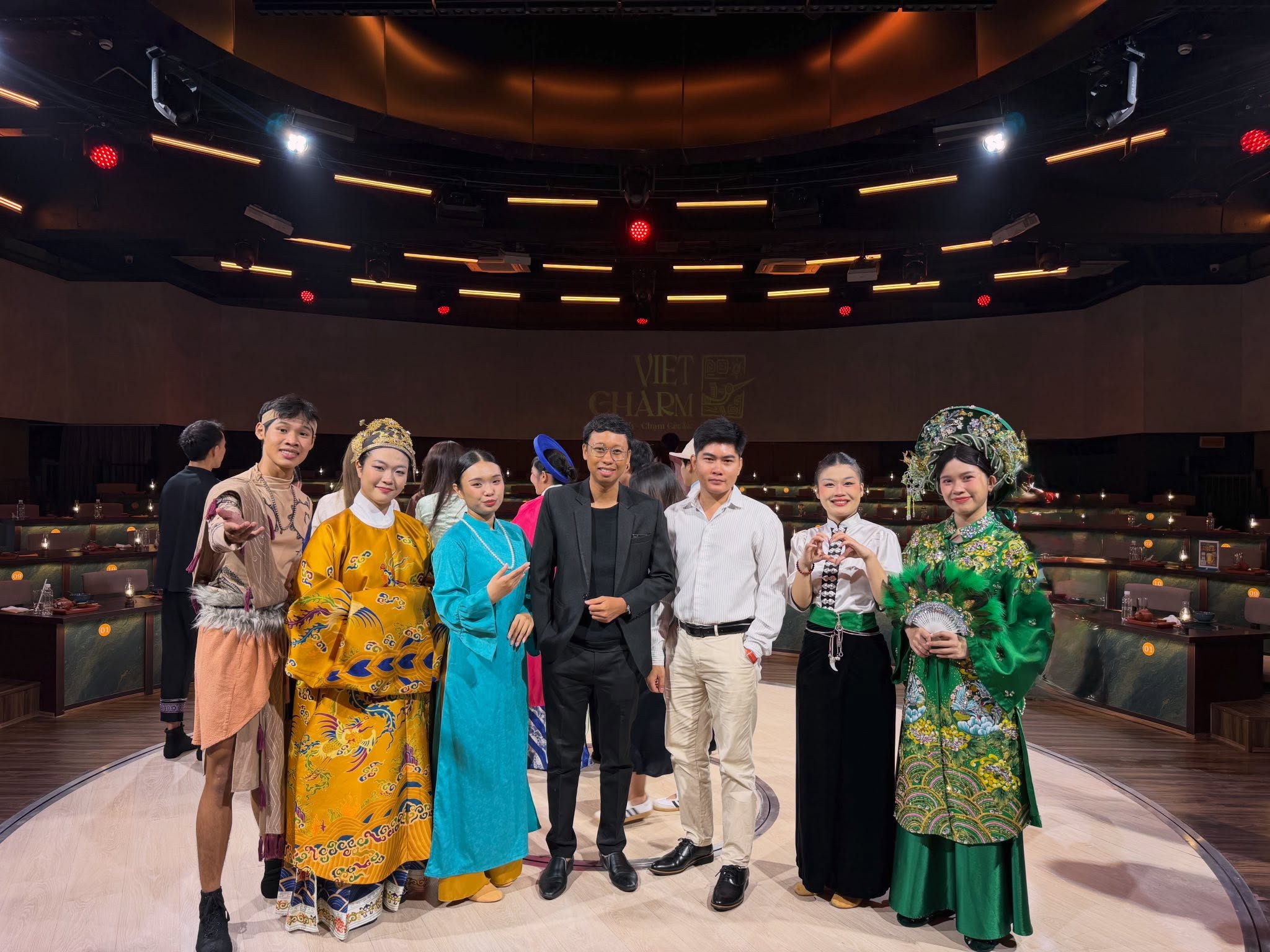Trải nghiệm Vietcharm Loa Loa Show cùng Das Tour